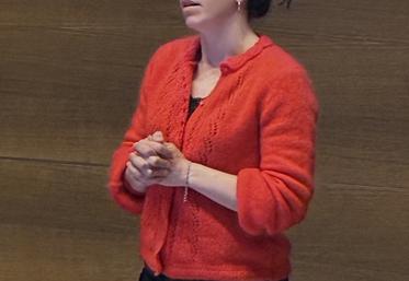Élodie Roumegou est technicienne, chargée d'étude en agroforesterie chez Prom'Haies Nouvelle-Aquitaine. Elle est la référente régionale Label Haie.