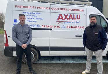 Charly et Gaylord Cornayre proposent des blocs de 25 m qui limitent les jonctions, et ainsi les potentielles fuites d'eau.