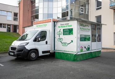 Le camion équipé Ma Maison A'Venir permet de présenter les aménagements et objets utiles à la vie quotidienne des seniors.