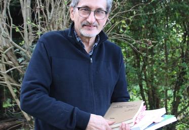 Jacques Chauvin est chargé de conservation du patrimoine de l'Association des écrivains et artistes paysans.