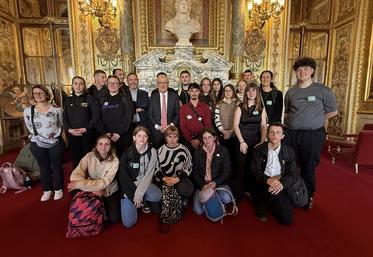 Des élèves de la MFR de La Péruse ont visité le Sénat, mardi 24 février 2026 à Paris.