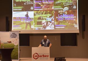 Le président d'Interbev Nouvelle-Aquitaine Jean-Bernard Sallat a présenté la nouvelle campagne collective nationale d'Interbev : "Celles et ceux qui font la viande". Elle affiche des visages de producteurs de Nouvelle-Aquitaine.