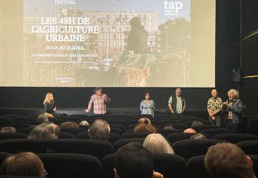Vendredi 24 avril, à l'issue de la projection du film "Cru", qui faisait l'ouverture du festival "les 48h de l'agriculture urbaine" à Poitiers, un débat sur le lait cru était proposé, auquel Jean-Frédéric Granger a participé, aux côtés de Philippe Massé, éleveur en Deux-Sèvres, Thibaud Fagonde, réalisateur, Florence Urbaniak, nutritionniste.