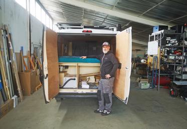 Pierrick Clément utilise son fourgon personnel pour tester des aménagements.