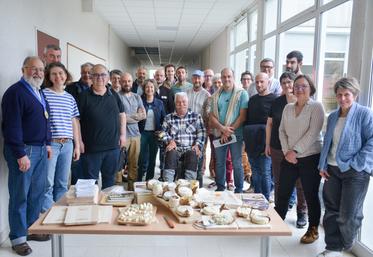 Les membres de l'ODG Chabichou du Poitou Mothais sur feuille.