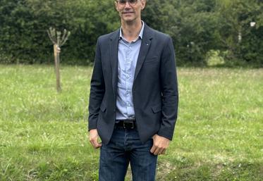 Romain Mesnil est directeur territorial de la Vienne pour Orange.