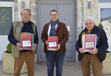 Roland Vilneau, Renaud Combaud et Dominique Grandjaud préparent activement cette nouvelle foire d'Aigre.