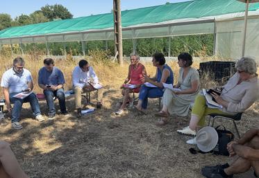 Le Réseau InPACT a réuni, à Saint-Groux le 9 juillet 2026, plusieurs acteurs de l'installation agricole, autour du préfet de la DDT, pour défendre une approche plus pluraliste de l'accompagnement des porteurs de projet.