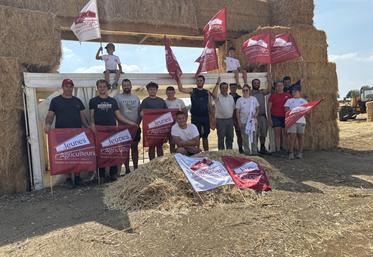 Lundi, une partie des bénévoles était sur le site, notamment pour l'installation de l'électricité.