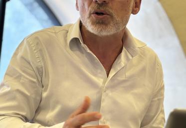 "Ces écrits citoyens constituent une feuille de route précieuse pour reconstruire notre contrat social", note Benoît Pierre.
