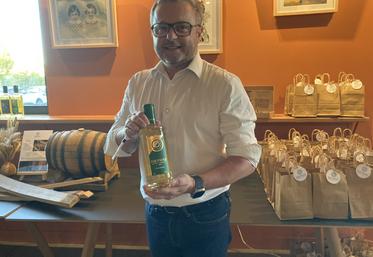 Maison Ansac, représentée par son directeur général Sébastien Trézeux, a organisé une soirée de lancement dans la brasserie La Débauche à Angoulême. 