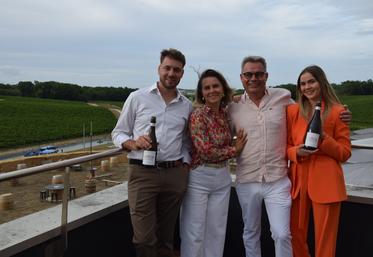 Louis, Nadège, Stéphane et Marie Branchaud, lors du lancement de Sparkling Gasconnière, le 20 août à Ozillac à la Distillerie de la Gasconnière.