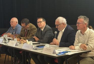 Face aux défis liés à l'eau et aux effets déjà perceptibles du changement climatique sur le bassin versant de la Charente, près de 140 acteurs du territoire se sont réunis le 18 septembre à Jarnac, à l'occasion du comité de suivi du programme Charente 2050, organisé par l'EPTB Charente.