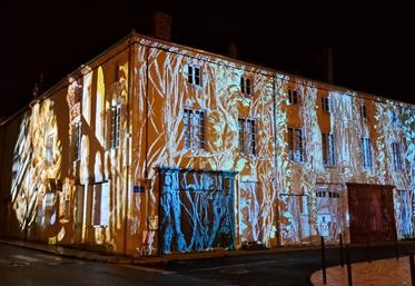 Des illuminations sont proposées du jeudi au samedi à Charroux.