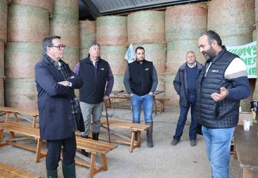 Jean-Bernard Sallat, président de la FNSEA 16, a listé au préfet toutes les problématiques auxquelles l'agriculture a à faire face.
