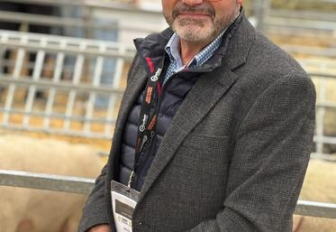 Eleveur à Oradour-Fanais en Charente limousine, Patrick Soury est le nouveau président de la FNO.