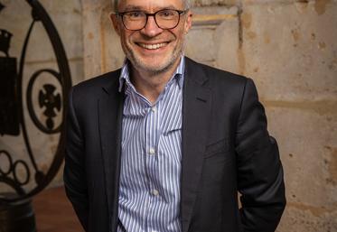 Richard Costa-Savelli a consacré l'essentiel de sa carrière aux vins et spiritueux, notamment chez Moët & Chandon, Hennessy et au sein d'une coopérative champenoise, avant de rejoindre Courvoisier il y a six ans.