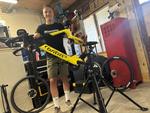 Romain Migeon est coureur cycliste et vient d'ouvrir son atelier de réparation et entretien de cycles.