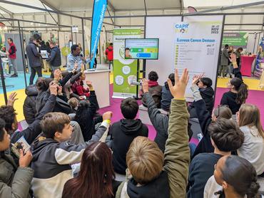 Des éléves au salon Capr'Inov de Niort