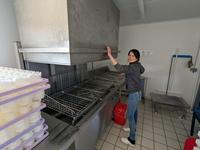 <em class="placeholder">lave-batterie dans une fromagerie fermière </em>