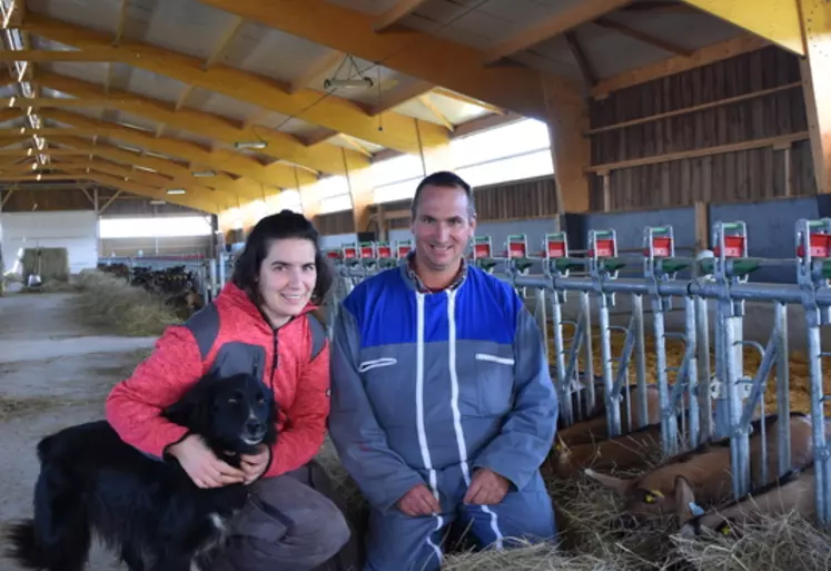 Pauline Duchesne et Ludovic Desphelippon allient rigueur et passion. Le couple élève 520 chèvres en AOP Sainte-Maure de Touraine, à Semblançay (Indre-et-Loire).