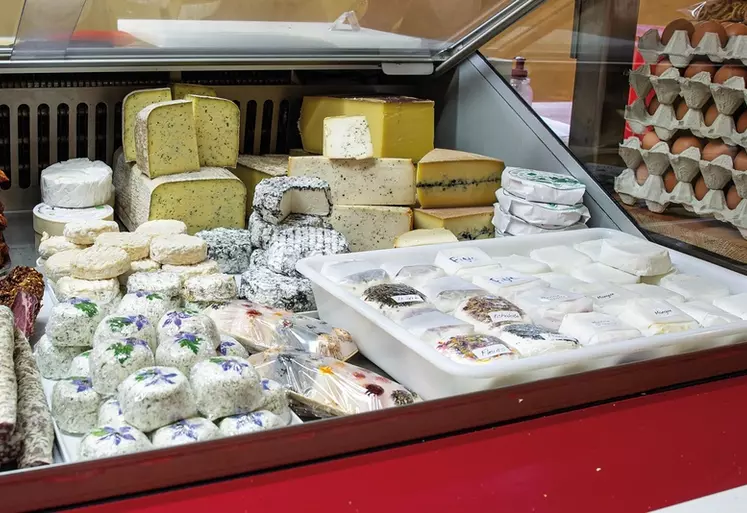 Etal de fromages en vente directe