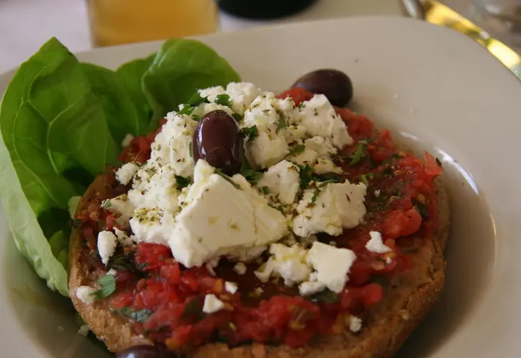 <em class="placeholder">Une salade à base de feta. </em>