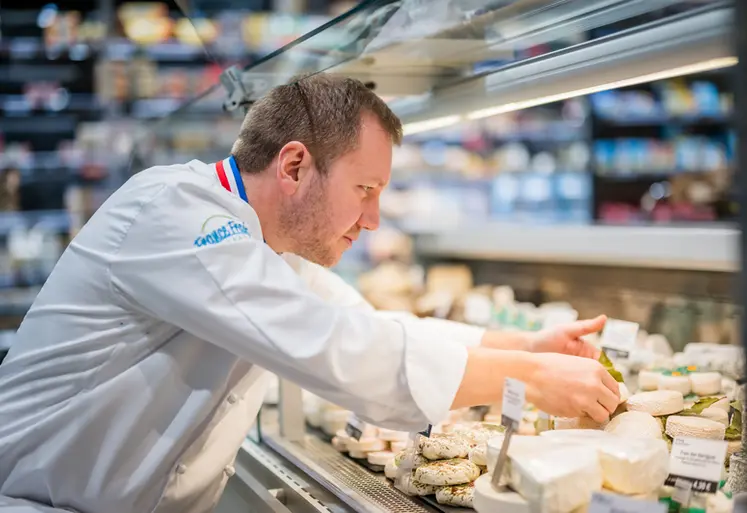 <em class="placeholder">Romain Le Gal, un des meilleurs ouvriers de France fromager 2023</em>