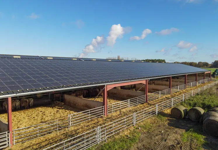 <em class="placeholder">Bâtiment photovoltaïque</em>