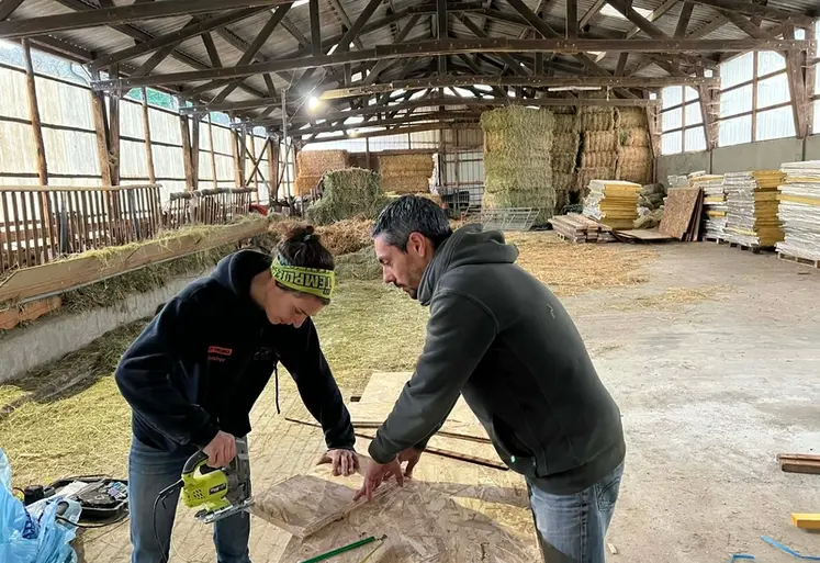 <em class="placeholder">Travaux du bureau</em>