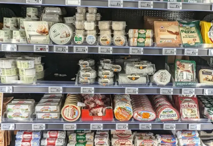 <em class="placeholder">Fromages de chèvre en supermarché</em>