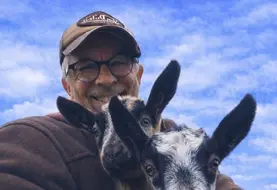 <em class="placeholder">Ma vie avec les chèvres</em>