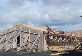 <em class="placeholder">Travaux du toit au siège de Capènes</em>