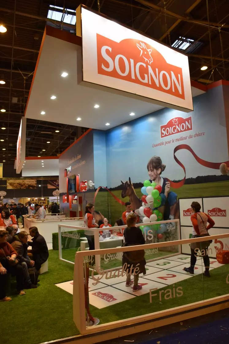 Stand des fromages de chèvres