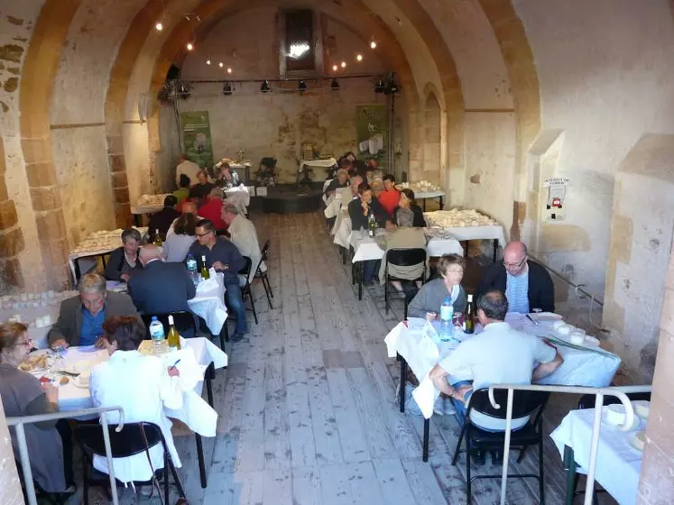 Dégustation dans le Cellier des moines à la Charité-sur-Loire (Nièvre)