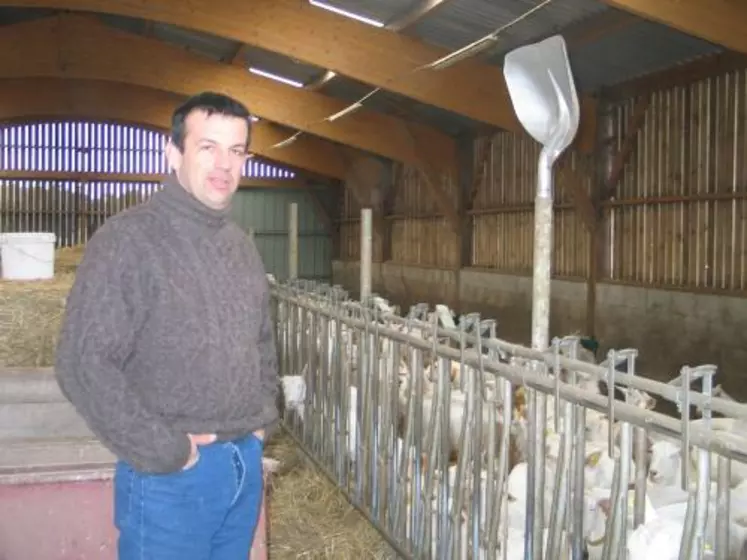 «Le facteur limitant sur mon exploitation n'est pas la surface, ni la politique agricole, ni les débouchés, mais le temps de travail» constate Emmanuel Dousselin.