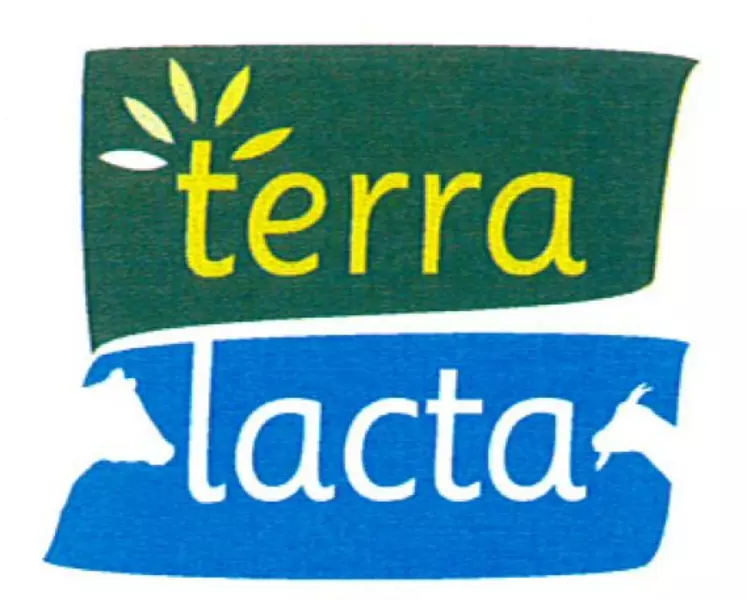 Le nom Terra Lacta symbolise l’attachement des éleveurs à leur territoire et l’enjeu d’y maintenir la production laitière.