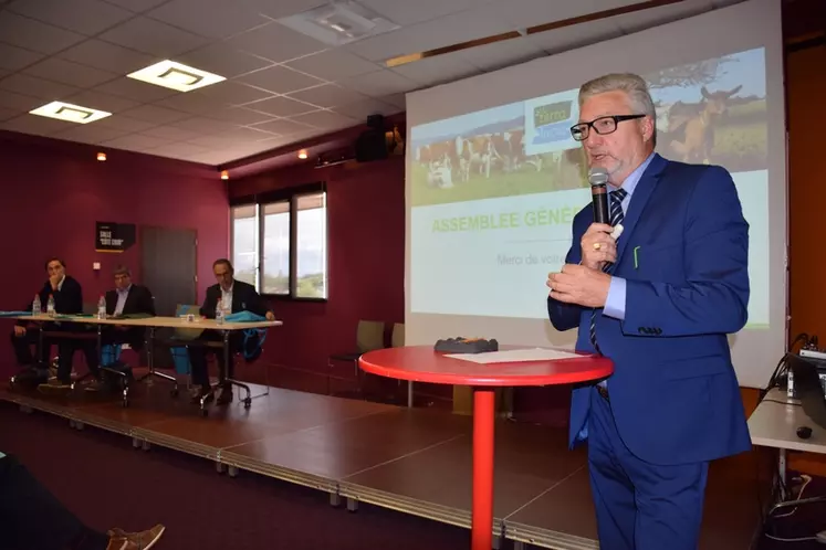 En juin 2018, Alain Lebret passera les rênes d’une coopérative qui collecte le lait de 1 300 producteurs bovins et de 500 producteurs caprins. © C. Picaud