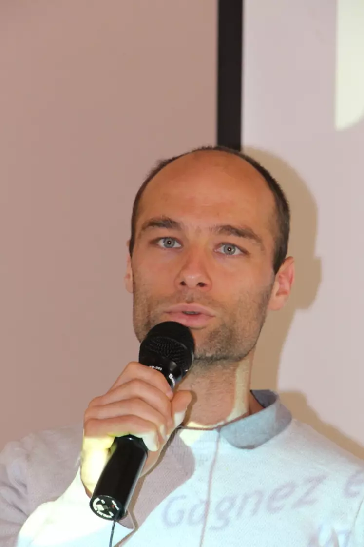 Rémi Couvet, Saperfel. « Les réallottements sur des critères zootechniques sont importants mais ils doivent toujours permettre d'avoir une salle de traite complète. » © V. Bargain