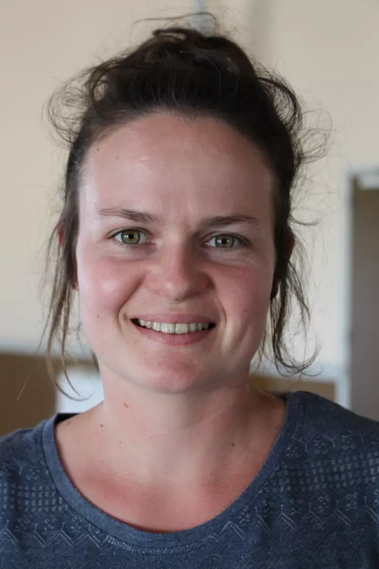 Maëva Le Danvic, responsable de l’atelier caprin du lycée agricole de Melle (79) © V. Bargain