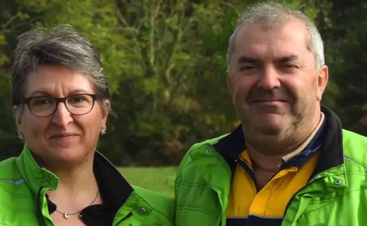 Isabelle et Alain Durand : "Nous avons remis en question toute notre expérience d'éleveurs pour concevoir des bâtiments nouveaux." © Terra Lacta