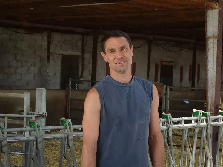 Lionel Mossière s'est installé dans la Drôme en 2007 et est 100 % autonome pour l'alimentation de ses 125 chèvres.