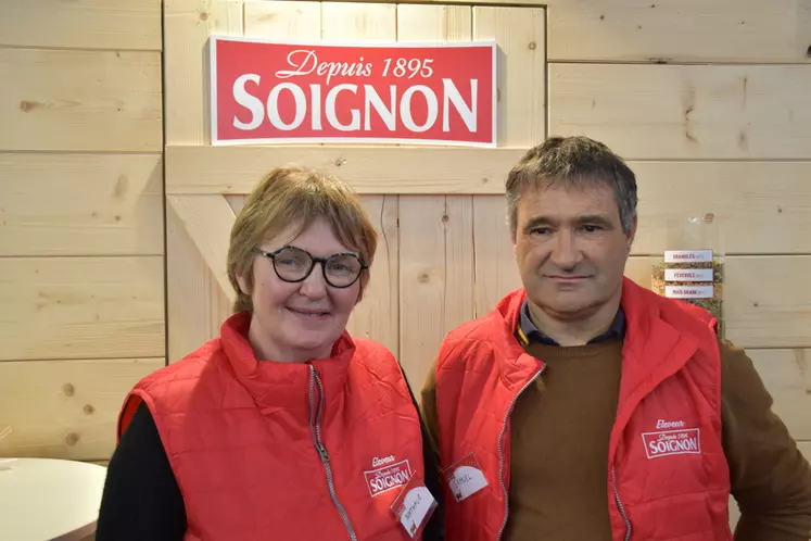 Nathalie et Samuel Maudet ont passé deux jours au Salon de l'agriculture à Paris pour expliquer leur métier et promouvoir les produits fabriqués avec leur lait.