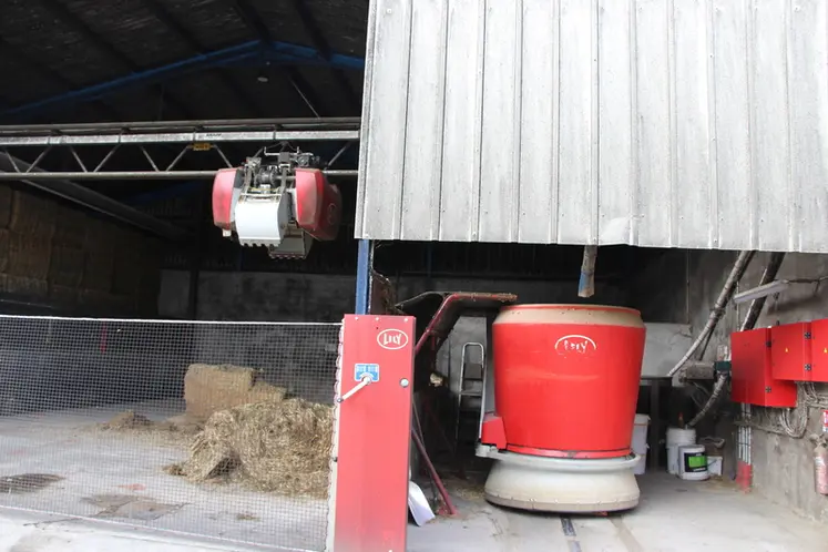 <em class="placeholder">Cuisine du robot d&#039;alimentation des chèvres</em>