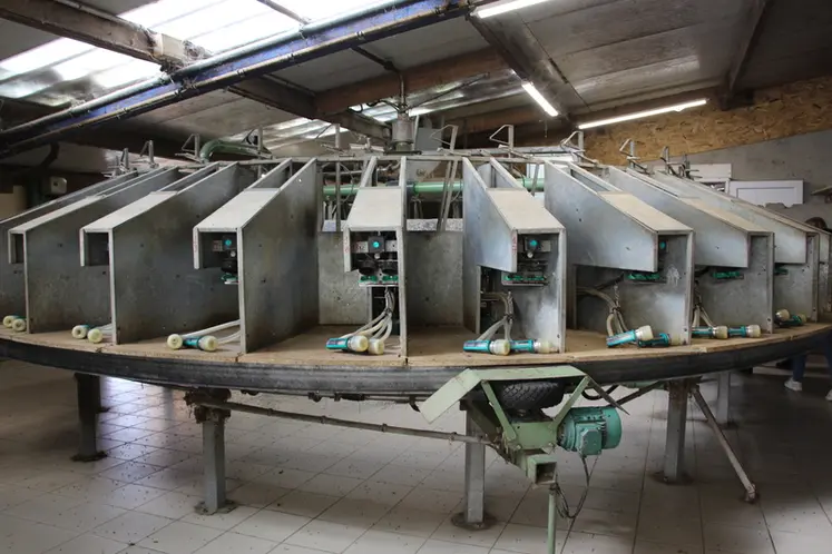 <em class="placeholder">Salle de traite avec roto</em>