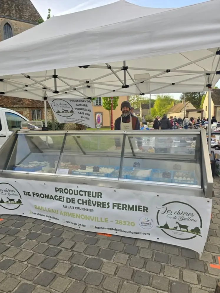 <em class="placeholder">Remorque réfrigérée au marché </em>