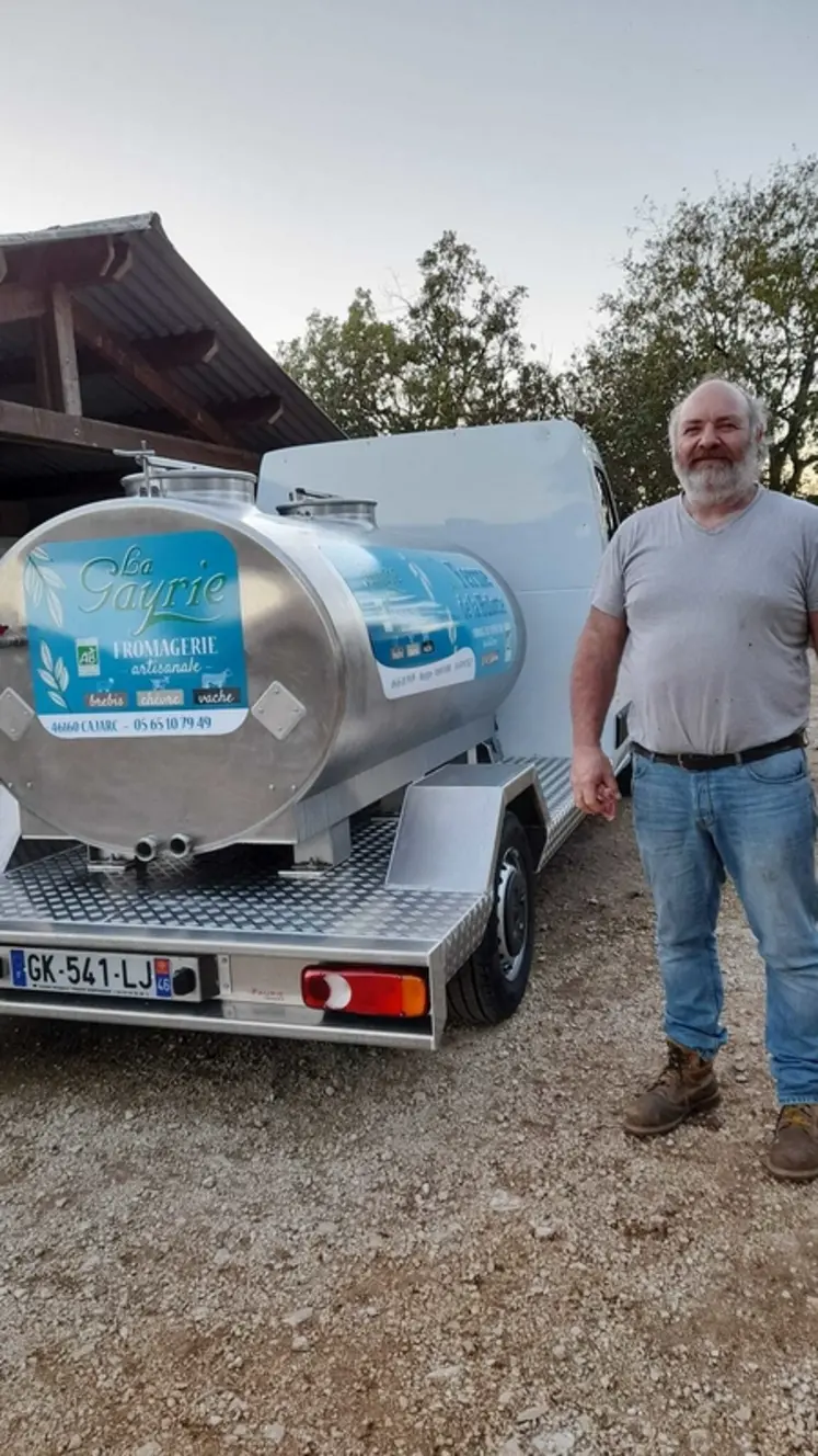 <em class="placeholder">camion transportant le lait et Laurent Masbou</em>