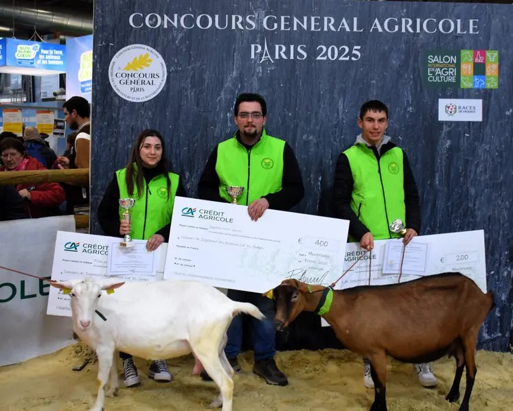 Les trois gagnants du concours de jugement des caprins par les jeunes 2025