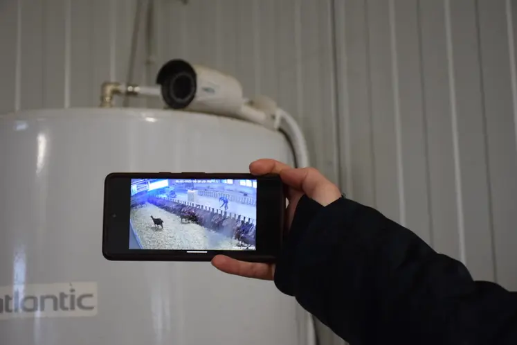 <em class="placeholder">caméras de surveillance dans une chèvrerie de la Sarthe</em>