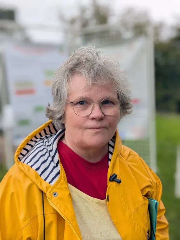 <em class="placeholder">Bernadette Lichtfouse</em>